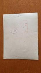 YEŞİLÇAM'IN YILDIZI HÜLYA KOÇYİĞİT'İN ORİJİNAL BÜYÜK BOY FOTOĞRAFI - 24 x 18 cm EBADINDA - HÜLYA KOÇYİĞİT ve EŞİ SELİM SOYDAN, ELLERİNDEKİ MARLBORO ÇANTALARIYLA YEŞİLKÖY HAVA LİMANINDA UÇAĞA DOĞRU YÜRÜRLERKEN ÇEKİLMİŞ BİR KARE