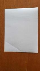 YEŞİLÇAM'IN YILDIZI HÜLYA KOÇYİĞİT'İN ORİJİNAL BÜYÜK BOY 2'Lİ FOTOĞRAF SETİ - 24 x 18 cm EBADINDA - HÜLYA KOÇYİĞİT ve EŞİ SELİM SOYDAN, AVRUPA SEYAHATLERİ SIRASINDA MAĞAZALARIN YER ALDIĞI CADDELERDE YÜRÜRLERKEN YAĞMURLU BİR HAVADA ÇEKİLMİŞ 2 ÖZEL KARE