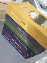 Dune - Dune Mesihi - Dune Çocukları - Dune Tanrı İmparatoru - Dune Sapkınları - Dune Rahibeler Meclisi: 6 Kitap Takım