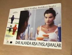 Dar Alanda Kısa Paslaşmalar sinema lobi kartları