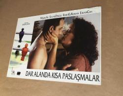 Dar Alanda Kısa Paslaşmalar sinema lobi kartları