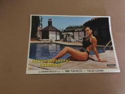 Yolun Sonundaki Karanlık sinema lobi kartları