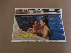 Yolun Sonundaki Karanlık sinema lobi kartları