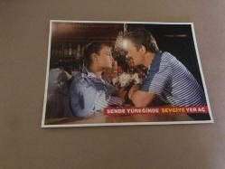 Sende Yüreğinde Sevgiye Yer Aç sinema lobi kartları