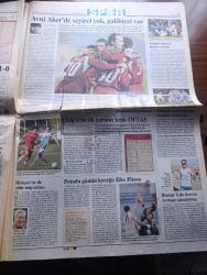 Radikal Gazetesi - Turkish Newspaper - 11 Aralık 2008 - Nobel'li İlk Türk olarak tarihe geçen Orhan Pamuk ödülünü aldı fotoğraf - Stockholm konser salonunda düzenlenen törende Orhan Pamuk'un yanı sıra diğer Nobel kazananlar da ödüllerini aldı - devletin zirvesindeki diyalogsuzluk korkutuyor - diktatör Pinochet sizleri ömür Fotoğraf - Profesör Atilla Yayla akademisyen memur gibi dedi - Kangal Türk'tür - ÖSS'nin Türkiye'ye 1 yıllık faturası 1.5 milyar YTL - Erdal Eren'i unutmadık yazan Yıldırım Türker - son 22 yılda Güneydoğu'daki çatışmalarda öldürülenlerin yakınları yaşadıklarını anlattı - Bülent Arınç Ahmet Necdet Sezer mutlaka siyaset yapmalıdır dedi - Bush'un İran ve Suriye'ye bakışı - Kahraman bakkal Google'a karşı - YouTube Bittorrent ile buluşunca - günün filmlerinden seçmeler - Galatasaray 3 Bursaspor 1 - Avni Aker'de seyirci yok Trabzonspor'un galibiyeti var - Potada günün içeceği Efes Pilsen - Binnaz Uslu Kros'ta Avrupa şampiyonu fotoğraf - Kültür Sanat ajandası - Ses 1885