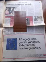 Radikal Gazetesi - Turkish Newspaper - 11 Aralık 2008 - Nobel'li İlk Türk olarak tarihe geçen Orhan Pamuk ödülünü aldı fotoğraf - Stockholm konser salonunda düzenlenen törende Orhan Pamuk'un yanı sıra diğer Nobel kazananlar da ödüllerini aldı - devletin zirvesindeki diyalogsuzluk korkutuyor - diktatör Pinochet sizleri ömür Fotoğraf - Profesör Atilla Yayla akademisyen memur gibi dedi - Kangal Türk'tür - ÖSS'nin Türkiye'ye 1 yıllık faturası 1.5 milyar YTL - Erdal Eren'i unutmadık yazan Yıldırım Türker - son 22 yılda Güneydoğu'daki çatışmalarda öldürülenlerin yakınları yaşadıklarını anlattı - Bülent Arınç Ahmet Necdet Sezer mutlaka siyaset yapmalıdır dedi - Bush'un İran ve Suriye'ye bakışı - Kahraman bakkal Google'a karşı - YouTube Bittorrent ile buluşunca - günün filmlerinden seçmeler - Galatasaray 3 Bursaspor 1 - Avni Aker'de seyirci yok Trabzonspor'un galibiyeti var - Potada günün içeceği Efes Pilsen - Binnaz Uslu Kros'ta Avrupa şampiyonu fotoğraf - Kültür Sanat ajandası - Ses 1885