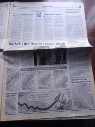 Radikal Gazetesi - Turkish Newspaper - 8 Aralık 2006 - Ankara beklenmedik biçimde bir liman ve bir havaalanını rumlara açmayı önerdi - Orhan Pamuk nobel konuşmasında benim için dünyanın merkezi istanbul'dur dedi - Orhan Pamuk Ben gururluyum anadilime gelen ödüldür bu - Coca Cola'nın ikinci adamı Muhtar Kent - hastanelerde acil devrimi - Arestis kahvaltı bitti - Orhan Pamuk kızı Rüya ile fotoğraf - TV programları ile tanıdığımız Berkun Oya Londra'da banka kredisi alarak Bir film çekti - çocuk köleliğine ilk keza 4 yıl 2 ay hapis - Deniz Baykal Türk Dışişleri tuzağa düştü - DHKP- C ile yakın ilişkide olduğu ileri sürülen Temel Haklar Federasyonuna baskın yapıldı İstanbul savaş alanına döndü fotoğraf - semaver kumpanyada Chamaco - Galatasaray Sportif'de yönetim değişsin diktatörlük bitsin - Galatasaray şampiyonlar Ligi'nde en çok gol yiyen dördüncü takım oldu - ve Fenerbahçe başkanı Aziz Yıldırım'ın heykeli yapıldı fotoğraf - sinema rehberi - günün filmlerinden - okullarda cep telefonu