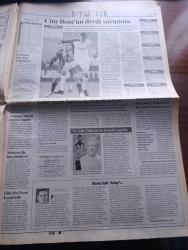 Radikal Gazetesi - Turkish Newspaper - 8 Aralık 2006 - Ankara beklenmedik biçimde bir liman ve bir havaalanını rumlara açmayı önerdi - Orhan Pamuk nobel konuşmasında benim için dünyanın merkezi istanbul'dur dedi - Orhan Pamuk Ben gururluyum anadilime gelen ödüldür bu - Coca Cola'nın ikinci adamı Muhtar Kent - hastanelerde acil devrimi - Arestis kahvaltı bitti - Orhan Pamuk kızı Rüya ile fotoğraf - TV programları ile tanıdığımız Berkun Oya Londra'da banka kredisi alarak Bir film çekti - çocuk köleliğine ilk keza 4 yıl 2 ay hapis - Deniz Baykal Türk Dışişleri tuzağa düştü - DHKP- C ile yakın ilişkide olduğu ileri sürülen Temel Haklar Federasyonuna baskın yapıldı İstanbul savaş alanına döndü fotoğraf - semaver kumpanyada Chamaco - Galatasaray Sportif'de yönetim değişsin diktatörlük bitsin - Galatasaray şampiyonlar Ligi'nde en çok gol yiyen dördüncü takım oldu - ve Fenerbahçe başkanı Aziz Yıldırım'ın heykeli yapıldı fotoğraf - sinema rehberi - günün filmlerinden - okullarda cep telefonu
