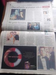 Radikal Gazetesi - Turkish Newspaper - 31 Aralık 1999 - 99'un sıkıntılarını umuda çevirmeyi başardık - siyasi kriz en güçlü hükümetle ekonomik kriz  reformla bitti - depremin acıları dayanışma ve dostlukla hafifledi - AB kapıları açıldı - Marmara depreminde 30 binden fazla kişi can verdi - Bill Clinton gelecek yüzyılı Türkiye belirleyecek dedi fotoğraf - kokoreççi Houdini Hüseyin Fotoğraf - 2000 model Noel Baba - yılbaşının simgesi tombala rafa kalktı - Abdullah Öcalan için geri sayım - Yargıtay Cumhuriyeti başsavcısı Vural Savaş idamla ilgili açıklama - MHP Apo'da topu Süleyman Demirel'e atacak - tanık Alaattin Çakıcı sorgulanacak - Üçüncü dünya uyanıyor - Taxim 2000 party Teoman Erkin Koray ve Cem Karaca - günün filmlerinden seçmeler - Ahmet Gülüm'ün  başkanlığındaki Türk voleybolu çok başarılı - baskılar Aziz Yıldırım'ı etkilemedi fotoğraf - Galatasaray'da yönetim çatırdıyor - Kanal D'de unutulmaz yılbaşı - Can Yücel Ve Orhan Pamuk fotoğraf - Zafer Algöz ve Meltem Cumbul duruşmada