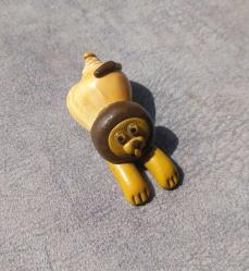 SERAMİK VE DENİZ KABUĞUNDAN EL YAPIMI ASLAN FİGÜRÜ BİBLO.  KONDİSYON YÜKSEK KOLEKSİYONLUK NADİR