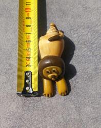 SERAMİK VE DENİZ KABUĞUNDAN EL YAPIMI ASLAN FİGÜRÜ BİBLO.  KONDİSYON YÜKSEK KOLEKSİYONLUK NADİR