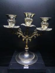 PİRİNÇ AYAKLI KAİDESİ GÜMÜŞ KAPLAMA ŞAMDAN