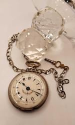 CEP SAATİ, KÖSTEKLİ OSMANLI ''TAİLLARDAT'' HATASIZ PORSELEN KADRAN  KALEM OYMA İŞÇİLİKLİ GÜMÜŞ KASA CEP SAATİ 63