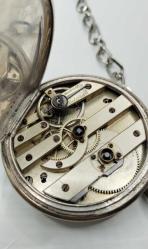 CEP SAATİ, KÖSTEKLİ OSMANLI ''TAİLLARDAT'' HATASIZ PORSELEN KADRAN  KALEM OYMA İŞÇİLİKLİ GÜMÜŞ KASA CEP SAATİ 63