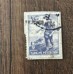 Türk Pulu - Turkish Stamp -  Mektup Zarfından Kesilmiş /Postadan Geçmiş Pul Filateli - DAMGALI - ÇİFTÇİYİ TOPRAKLANDIRMA KANUNU TEMALI PUL, 9 KURUŞ - Türkiye Cumhuriyeti - NOSTALJİK DOĞUM GÜNÜ HEDİYESİ