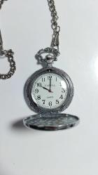 Köstekli cep saati (pilli mekanizma)