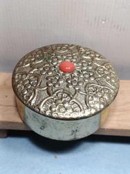 P54----ALMAN GÜMÜŞÜ KAPLAMA BAKIR KUTU