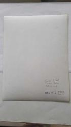 YEŞİLÇAM'IN JÖNÜ KARTAL TİBET'İN ORİJİNAL BÜYÜK BOY FOTOĞRAFI - 124 x 18 cm EBADINDA - KARTAL TİBET, TÜRKAN ŞORAY ve SELÇUK URAL, BİR YEŞİLÇAM FİLMİNDE AYNI KAREDELER. 1970'LERİN BAŞI