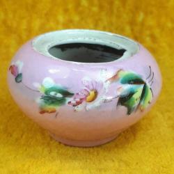 ANTİKA OSMANLI DÖNEMİ EL BOYAMA ÇİÇEKLER RESİMLİ AVRUPA PEMBE RENKLİ PORSELEN HOKKA