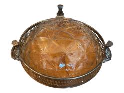 Avrupa üretimi gümüş kaplama kapaklı aslan ayaklı 25 cm çapında 21 cm yüksekliğinde