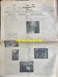 Osmanlıca Vakit Gazetesi, Orijinal Dönem Basım, (Ottoman Newspaper) - 29 Ağustos 1926 - Sayı: 3110 - Hicri: 20 Safer 1345 - İstiklal Mahkemesi'nin Dünkü Meşguliyeti. Abdülkadir'le Mütekait Atıf Bey İsticvap Edildiler. Bildiklerini Vakit Kazanmak İçin İnkarda Israr Eden Abdülkadir, İsticvabı Bittiği Taktirde Bugün Muhakeme Edilecektir - Dahiliye Vekilinin Beyanatı: Abdülkadir'in Yakalanması Tesadüfi Değildir. Bu Zabitimizin Muvaffakıyetidir - Zafer ve Tayyare Bayramları İstanbul'da Nasıl Tesit Edilecek? Merasim Programını Üçüncü Kolordu Kumandanlığı Hazırladı Tayyare Cemiyeti de Ayrı Program Yaptı - HaliçH'in Bulanık Suları Karşısında Seyr-i Sefain Fabrikası, Türk Kabiliyet ve Kudretinin Kıymetli Bir Eseri Olarak Yükseliyor - (Bozkurt-Lotus Davası) Midilli Açıklarındaki Kazadan Mesul Kim? (Fotoğraf) Lotus Kaptanı Mösyö Demons ve Bozkurt Kaptanı Hasan Efendi Huzur-ı Mahkemede