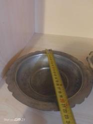 2 adet bakır tabak, kenarı kirtikli, dönem ürün.