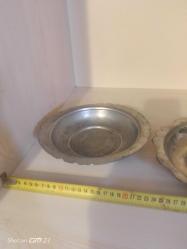 2 adet bakır tabak, kenarı kirtikli, dönem ürün.