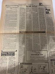 DÜNYA GAZETESİ - DOĞUM GÜNÜ HEDİYESİ (TURKISH NEWSPAPPER) - 29 AĞUSTOS 1969 - SADECE TEK YAPRAKTIR -Sadettin Bilgiç-Falih Rıfkı Atay-Münif Akmanoğlu-Beşir Atasoy-Ed Lacy-Muharrem Atlıkan-Üç kişi tutuklandı 6 yaralı var-Şehirde durum sakin köylerde çatışma devam ediyor-Bingöl Belediye seçiminde çıkan olaylar köye sıçradı-Sendikacılar CHP samimiyetsizdir-Ordu tayin ve terfiler artık gizli tutulmayacak-Tunceli’de artistlere sarkıntılık edilmiş-Amerikan misiri-İstanbul’a en fazla Kastamonu’lu göç ediyor-Sosyal meskenler selam getirenlere öncelikle veriliyormuş-Yeni hediye programımız bin plak 5 bin nota ve 5 bin resim-Yeryüzünde olmıyan demokrasi-ODTÜ’lü üç öğrenci ancak hâkime teslim olurdu diyor-Tetkikler XXXV İzmir Enternasyonal Fuarı-Düşünce Yorum-İlim Dili-Dışarıdan-Doktor Barnes’i kim öldürdü-Pratik Bilgiler-Arayanlar için motel restaurant 212