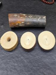 Orjinal Mahmut dişi fosilden yapılma obje fotoğrafını ekledim Mahmut  dişi fosil tespih gönderirim antika fos ölçü  24.50 gram işçilik bana aittir.