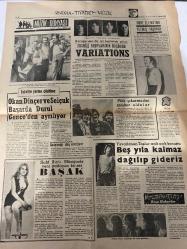 DÜNYA GAZETESİ - DOĞUM GÜNÜ HEDİYESİ (TURKISH NEWSPAPPER) - 6 EYLÜL 1969 - SADECE TEK YAPRAKTIR -John Kennedy-Robert Kennedy-Juan Carlos-Ali Soycan-Okan Dinçer-Selçuk Başar-Durul Gence-Mehmet Horoz-Ziya Aksütun-Duke Ellington-Mick Jagger-Mick Taylor-Basak-Kennedy ailesinin şımarık çocuğu-Ted’in ikinci yüzü-Kavgacı içkici sürat delisi ve müthiş çapkın-Tahtın varisi pusulayı şaşırmış Juan Carlos’un çapkınlığı İspanya’da günün konusu-Ankara Mektubu-Kız öğrenciler yurtlarından acı acı şikayet ettiler-İngiltere’de otomobil imalatında artış var-İngiltere’nin turizm geliri yükseliyor-Cehennem için sıcak bir vücut-Müzik Dünyası-Avrupa’dan da iyi topluluk çıkar-Fransız gruplarının başbuğu Variations-Takviye yerine çözülme-Okan Dinçer ve Selçuk Başar’da Durul Gence’den ayrılıyor-Plak çıkarmadan meşhur oldular-Geleceği düşünmüyor-Hafif Batı Müziğinde yeni parlayan bir ses Basak-Yuvarlanan Taşlar açık açık konuştu-Beş yıla kalmaz dağılıp gideriz-Kısa Haberler-Sinema Tiyatro Müzik