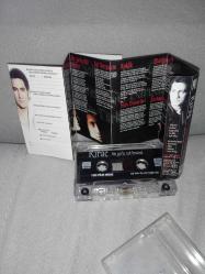 Kaset Kıraç Bir garip aşk bestesi albümü. Orijinal sorunsuz çalışıyor koleksiyonluk