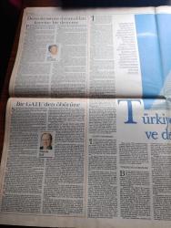 Pazar Postası Gazetesi - Turkish Newspaper - 12 Mart 1994 - Sayı 12 - muhafazakarlar Refah Partisine neden karşı yazan Nihal Mete - dolar ve seçim yazan Fikret Bila - Asya kaplanlarının neoliberalizm coşkusu yazan Canan Barlas - şeyhülislamlıktan diyanete yazan Hikmet Özdemir - çok hukuk tartışması yazan Taha Akyol - Tansu Çiller yargılanacak mı yazan Ömer Servet - Sabancı yeni yatırımları durdurdu - hazine meteliğe kurşun atıyor yazan Şeref Oğuz - Türkiye Müslümanları ve demokrasi yazan Ruşen Çakır - taklitçilik üzerine yazan Mehmet Ali Kılıçbay - Şark meselesinin son halkası PKK yazan Nilüfer Yalçın - Bosna dramında umut perdesi yazan Sami Kohen - çirkin ama çekici Gerard Depardieu yazan Serhat Ayan - yeni çıkan kitaplar - Türkiye'de on yılın caz panoraması - Kazakistan ABD gizli petrol yolu haritası - Petrol güzergahında Türkiye yok  - süperler dönüyor yazan Dinçer Güner - Yeltsin doktrini - Boşnak Hırvat federasyonu planı - Bir GATE'den öbürüne yazan Hüseyin Baş - Cezayir sendromu