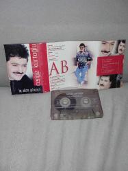 Kaset Cengiz Kurtoğlu hiç aklıma gelmemişti albümü. Orijinal. Sorunsuz çalışıyor. kartonette eksik sayfalar ile hafif yıpranma var.