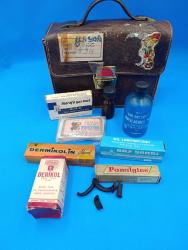 ESKİ DÖNEM İÇİ DOLU DURUMDA DERİ İLK YARDIM ÇANTASI