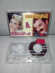 Kaset Ferdi Tayfur & Kibariye. Orijinal 1997 Dilan Müzik.Sorunsuz çalışıyor. koleksiyonluk   durdurun şu dünyayı Çeşme yeter Ben de özledim merak etme biz ikimiz de yalancıymışız kaderime gülümserim vurun beni öldürün ne gel sor halimi ne kapımı Çal