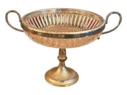 İngiliz Kristal ve gümüş kaplama Ayakalı sunumluk 13 cm yüksekliğinde 16 cm çapında