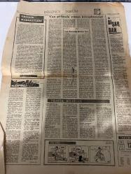 DÜNYA GAZETESİ - DOĞUM GÜNÜ HEDİYESİ (TURKISH NEWSPAPPER) - 12 ARALIK 1968 - SADECE TEK YAPRAKTIR -Falih Rıfkı Atay-Bedi Faik-Leyla Kantaroğlu-Abdullah Tekin-Bastıran kış can ve mal kaybına yol açtı-Devamlı yağışlar zarara sebep oluyor-İskenderun ve Aydın sular altında kaldı-Şehrimizde de birçok semt sel baskınına uğradı-İ T Ü Senatosu da tam gün çalışmayı bugün görüşecek-Hukuk Fakültesinde boykot sona erdi-Memurlar için Enstitü kurulacak-Keban için 55 milyon dolarlık kredi veriliyor-Avrupa Yatırım Bankası tarafından-Polis Şişli Öğrenci Yurdunu dün aradı-Üç molotof kokteyli ve yasak yayınlar ele geçti-Kabinenin en genç bakanı da filtreli sigara bulamıyor-Sosyal Hizmetler Konferansı-Ankara’dan-Van gölünde yüzen kütüphaneler-Gençlik Hareketleri-Dışardan-Pratik Bilgiler-Düşünce Yorum-Takvim