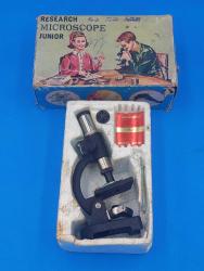 ORİJİNAL DÖNEM ÜRÜNÜ KOLEKSİYONLUK ÇOCUK MİKROSKOPU