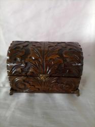 Ahşap El Oyma Pirinç Ayaklı Kutu