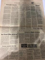 DÜNYA GAZETESİ - DOĞUM GÜNÜ HEDİYESİ (TURKISH NEWSPAPPER) - 1 MAYIS 1966 - SADECE TEK YAPRAKTIR -Süleyman Demirel-Falih Rıfkı Atay-Bedi Faik-Kemal Kaçar-Sunav-Erim-Cemal Çelebioğlu-Nermin Dinçer Saylan-Johnson-Michel Davet-Muhterem Selimoğlu-Demirel İstanbulun meseleleri ile meşgul oldu-Yurt dışındaki Ermeni ve Rum iddiaları dün yalanlandı-Mahkemelerde iş hacmi takatinin üstünde-H Paşa A Pazarı arasında elektrikli tren işletilecek-Sukarno aleyhinde gösteriler-Grevi destekleyecekler-Bir deli ve kırk akıllı-Vatandaş ne diyor-Yuhlu gösteriler hakkında düşüncelerini sorduğumuz vatandaşlarımızın cevapları-Kamyon devrildi bir çocuk öldü 12 yaralı var-Bir şoför polisi yaraladı-Mektupla öğretim-Pazar konuşması-Boğaz-Bir Filistin Ürdün devleti mi-Vietnam savaşında sürprizler-Johnsonun büyük stratejisi-Hoşça kal Valentine