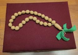 KADİFE KUTUSUNDA GUBARİ TOPRAĞINDAN TESBİH. NADİR. KOLEKSİYONLUK.