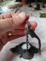 Antika görünümlü kaplumbağa yağ kandili