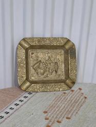 VİNTAGE EĞLENEN İNSANLAR TEMALI PİRİNÇ KÜLLÜK