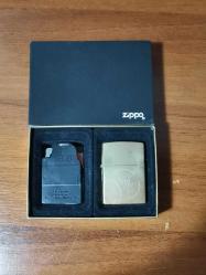 kutusunda zippo çakmak + feneri  prinç altın kaplama
