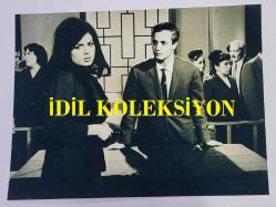 TÜRKAN ŞORAY'IN TIPKI BASIM FOTOĞRAFI - 20 x 15 cm EBADINDA - FOTOĞRAF KAĞIDINA BASKI, TÜRKAN ŞORAY BİR FİLM SAHNESİNDE, 1960'LAR