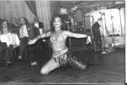 Dansöz Füsüye Sultan Eğlence Mekânında Fotoğraf (13 x 9cm)