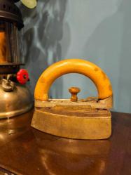 LOT.18 » Antika Bilgery Ütü