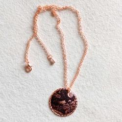 Van Gogh, Gece ve Ay temalı bakır kolye, rose gold renginde zincirli, elmas kalem işçilikli, ışıltılı