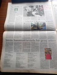 Pazar Postası Gazetesi - Turkish Newspaper - 10 Şubat 1996 - Sayı 112 - siyasette zor günler yazan Cengiz Kuşçuoğlu - Arkaik toplum ilkeleri ile modern toplum arayışı yazan Canan Barlas - biraz sosyoloji yazan Murat Belge - Adalet kimin işi yazan Mehmet Ali Kılıçbay - enflasyon tehdidi yazan Aydın Ayaydın - Refah Partisi ve iktidar sorunu yazan Taha Akyol - şiddet dalkavukluğu ya da terörizm haberciliği yazan Doğu Ergil - Avrupa'da Top 10 Albüm - İpana'dan süt dişlerine özel macun ve fırça - milletlerin yeni zenginliği insan yazan Şeref Oğuz - Cimri Brad Pitt - Demirel tarafsız mı yazan Cengiz Kuşçuoğlu ve Mete Belovacıklı - Ali Bulaç ve BBP - Refah Partisinin iftarı - İtalya'da bizim gibi yazan Sami Kohen - İran'a kadın cumhurbaşkanı - Irak'ta soğuk soykırım yazan Dinçer Güner - Sefiller yazan Ahmet Mithat - uluslararası 4. Boyut çevre belgeseli - CIA raporu ve halkın tüketim kalıbı - 1995 Venedik Film festivali altın Aslan ödülünü alan Cyclo vizyona giriyor - Sherazam Mazari Citibank
