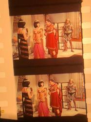 35mm Carry On Cleo fragmanı